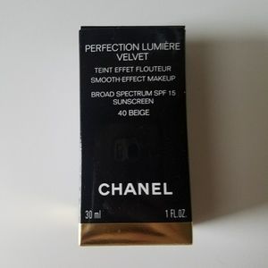 Chanel Perfection Lumiere Velvet in 40 Beige